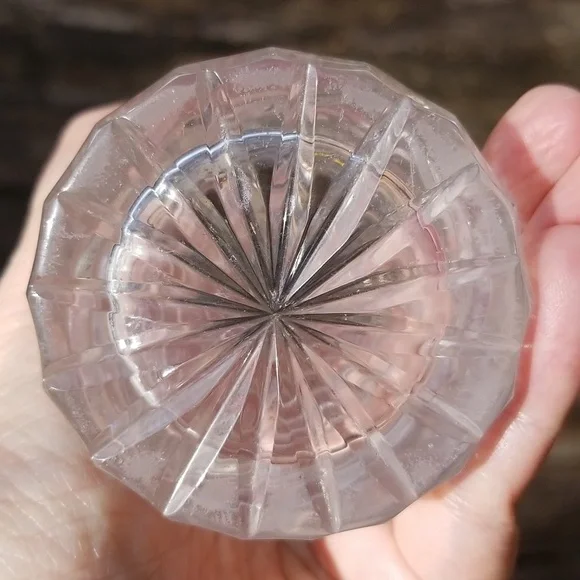 Elegant 4 inch Crystal Vase from Czechoslovakia - Picture 4 of 4